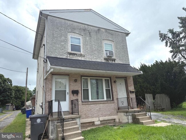 Photo - 184 S Roland St