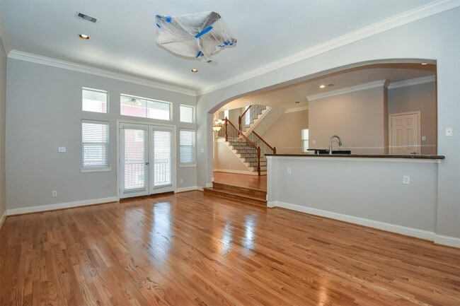 Photo - 1141 W 24th St