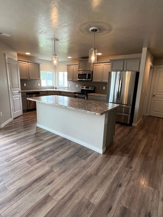 Photo - 5 bedroom 2.5 bath 3 car garage