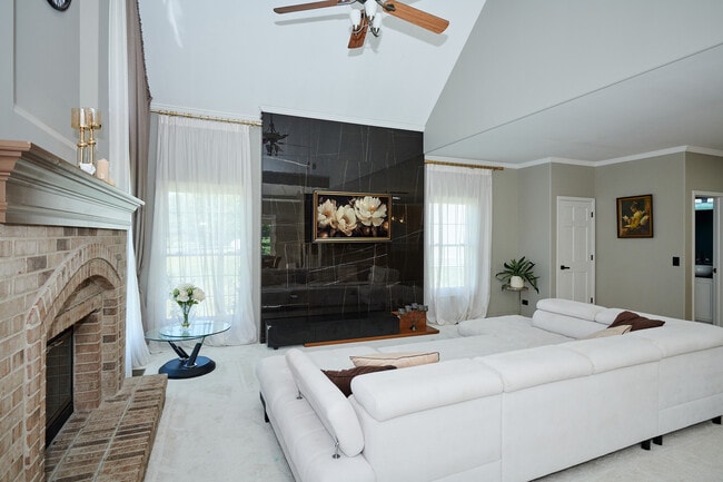 Photo - 26300 W Chatham Dr