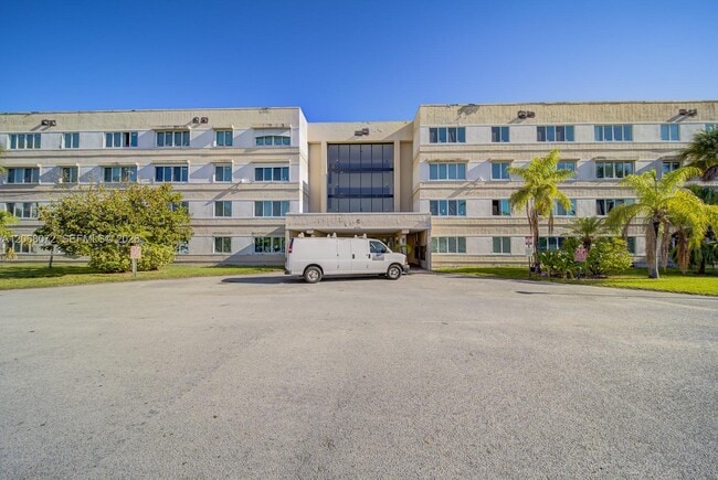 Building Photo - 14840 Naranja Lakes Blvd Unit C1R