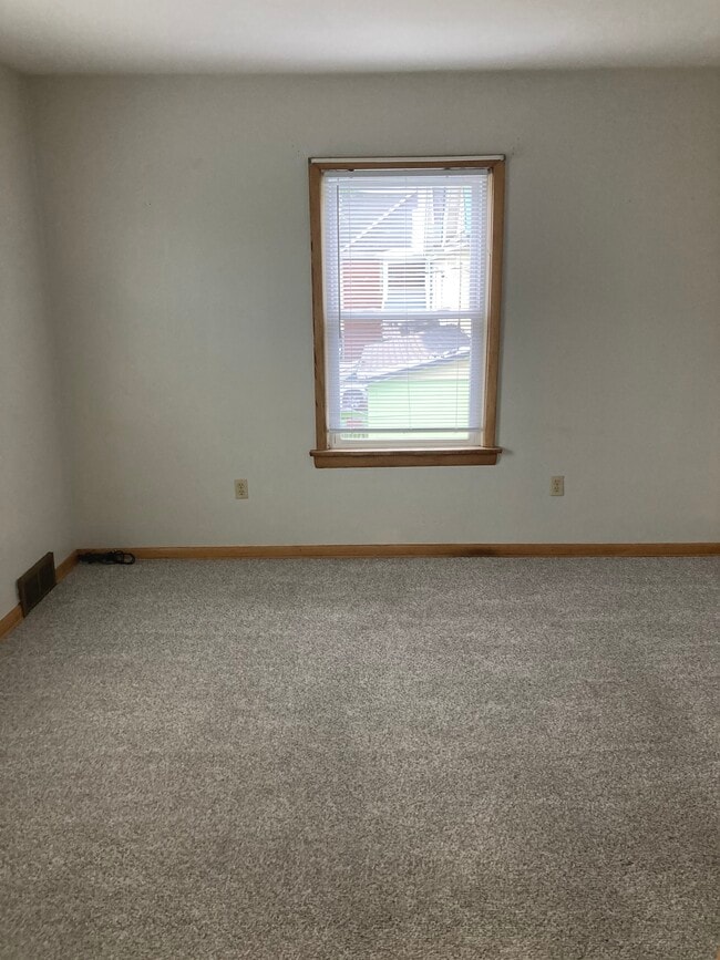 Photo - 826 Hess Ave Unit 4