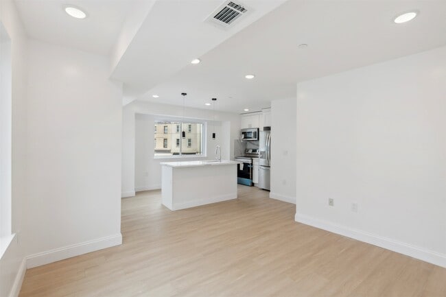 Photo - 2118 W Oxford St Unit 1
