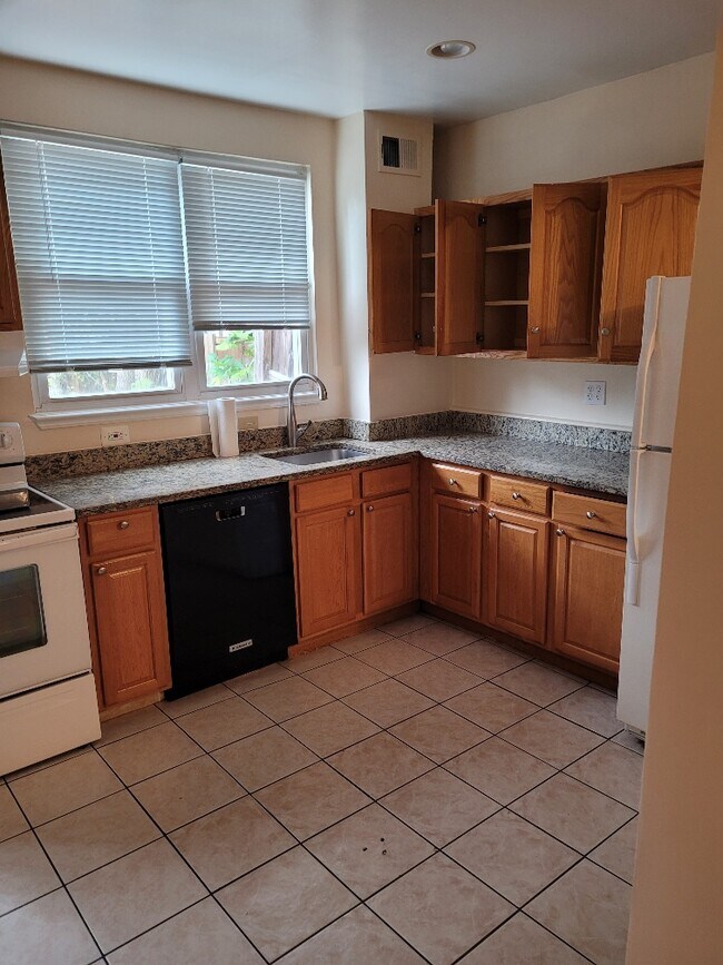 Photo - 220 15th St NE