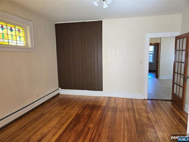 Photo - 221 Hayward Pl