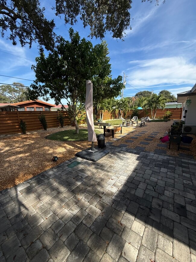 Photo - 415 N Shore Dr