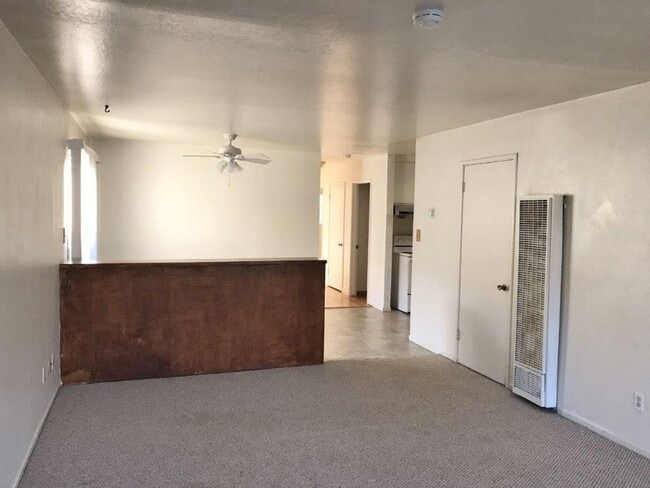 Photo - 3 Bedroom 1 Bath w/ 1 Car Garage and Yard - North Vacaville *STAR RENTALS
