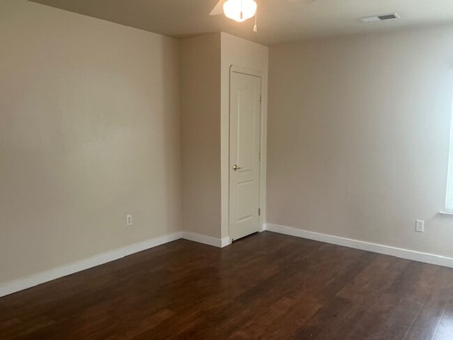 Photo - DOWNTOWN PLEASNTON Home with WASHER AND DRYER - 1 CAR GARAGE