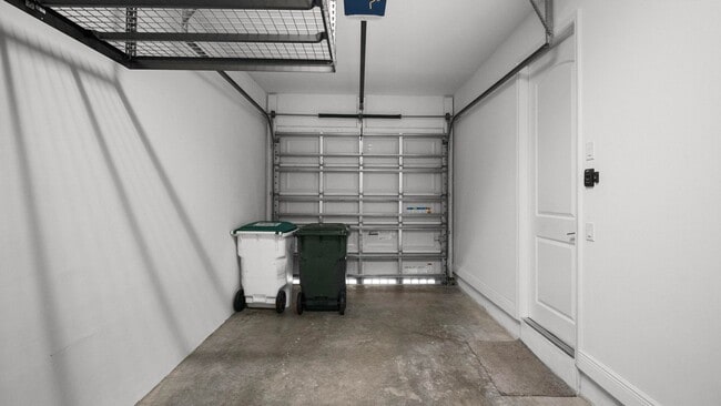 Photo - 6919 Pines Cir