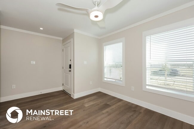 Photo - 2108 Belzise Terrace