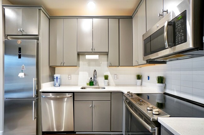 Photo - Two-Level 1BR w/ Den Next to Walter Reed a...