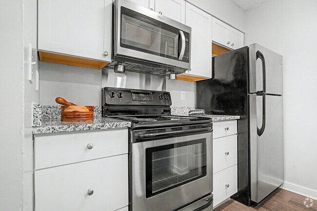 Windsor Deluxe 2BR, 1BA - 871SF - Kitchen