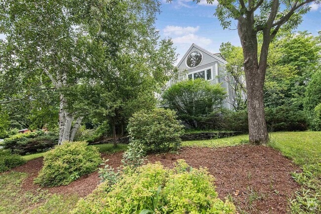 Building Photo - 5BD/3BA Beautiful House in South Burlington