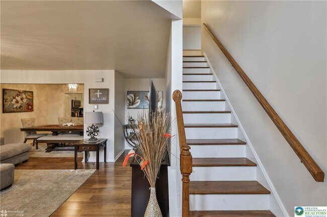 Photo - 204 Ridings Cir