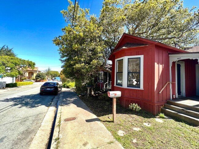 Photo - 5th Street Charm! Apply NOW!