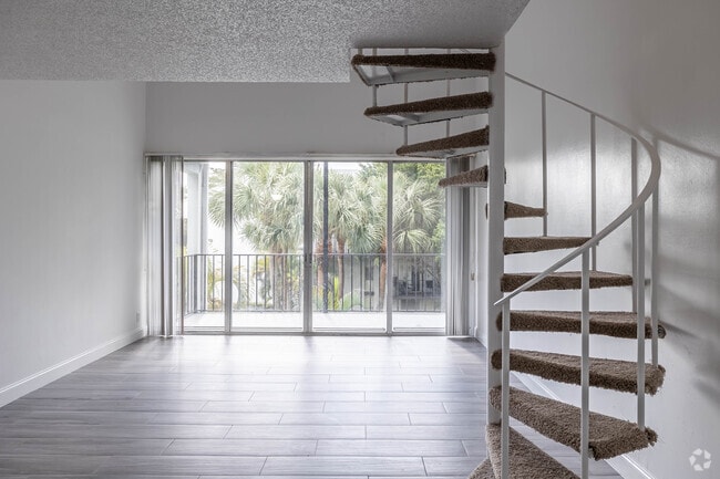 1 BR, 1.5 BA - 820SF