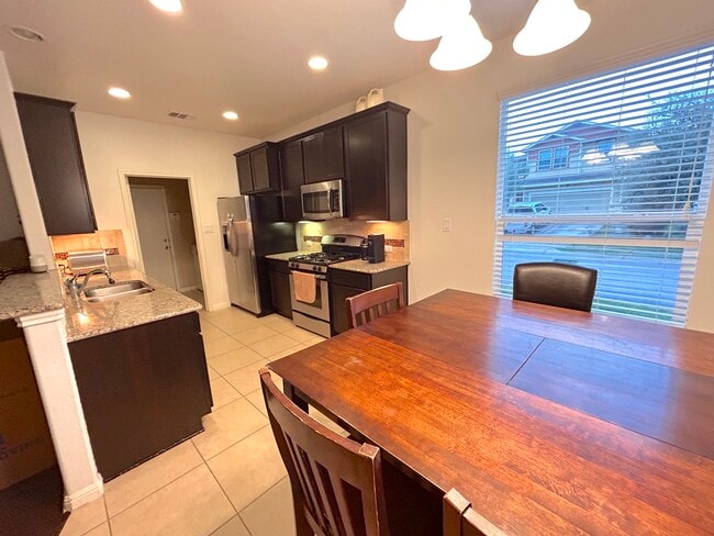 Photo - 1520 Beebrush Ln