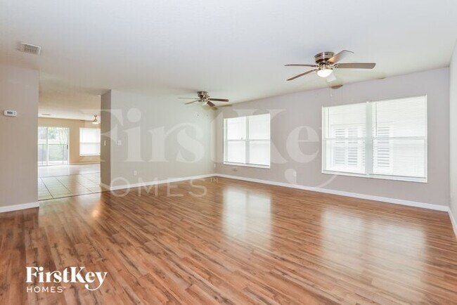 Photo - 315 Willowbay Ridge St