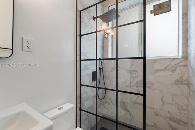 Photo - 2204 McKinley St Unit 2