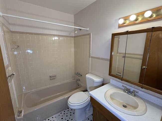 25 Alexander Dr Unit 33