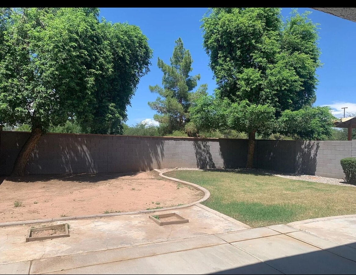 Photo - 1292 E Clifton Ave