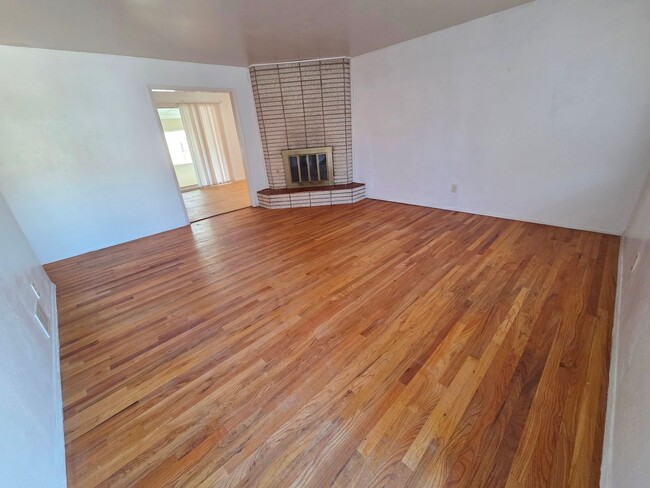Photo - Spacious 3/4 bedroom, 2 bath home beautifu...