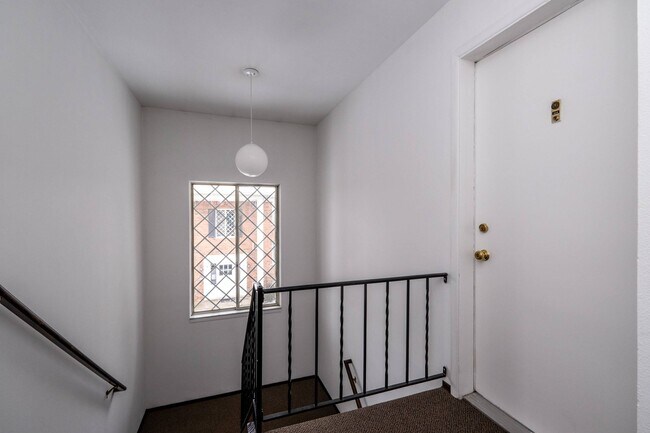 Elmwood Manor Apartments