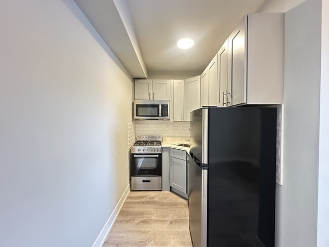 Photo - 503 W Belmont Ave Unit J08W