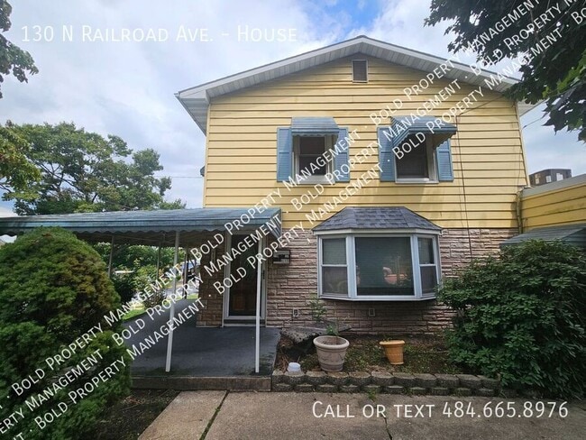 Photo - 130 N Railroad St Unidad House