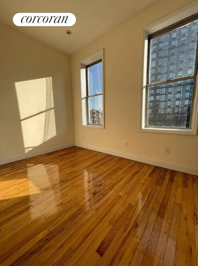 Photo - 114 E 1st St Apartment