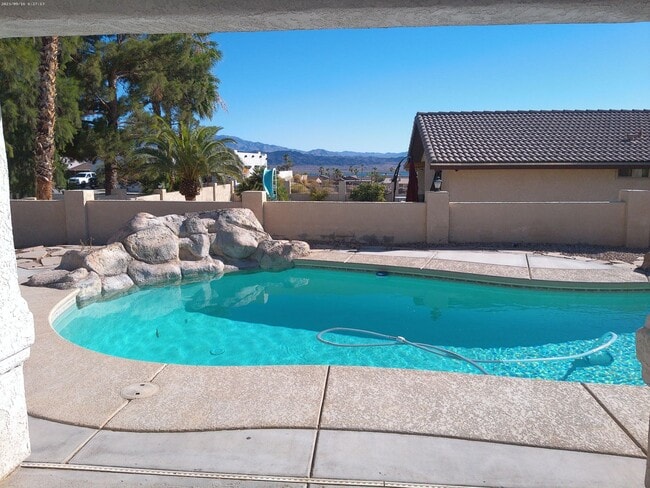 Building Photo - Stunning Lake Havasu Rental 4 BR/ 3BA Pool Home Backing to Park