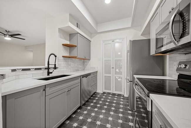 Photo - 4711 Spicewood Springs Rd Unit 2-107