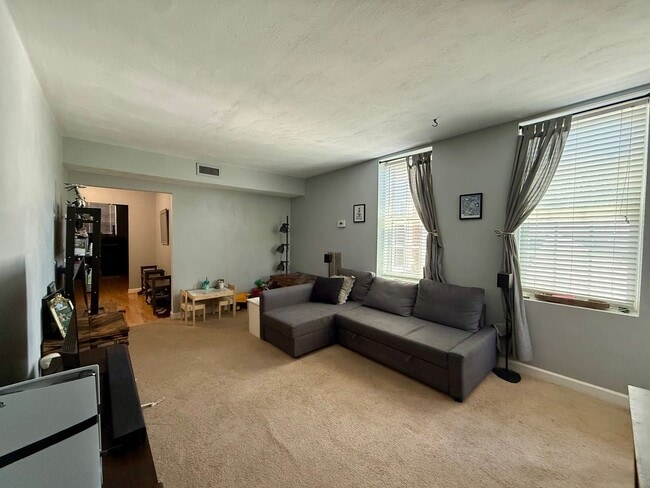 Photo - Charming 2-bedroom, 1-bath condo in the heart of Ghent