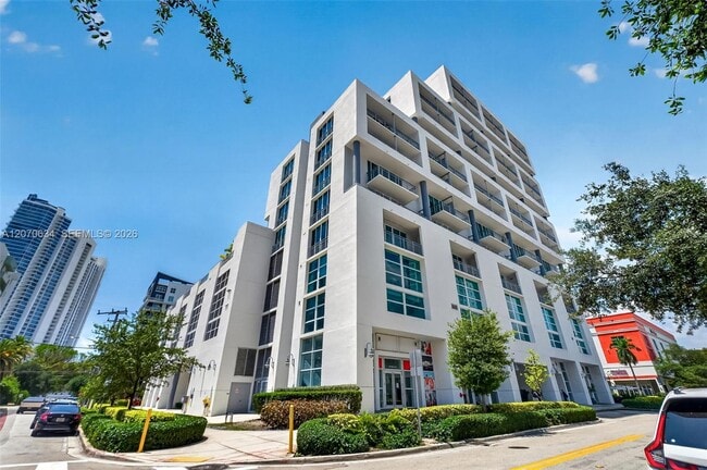 Building Photo - 350 NE 24th St Unit 609