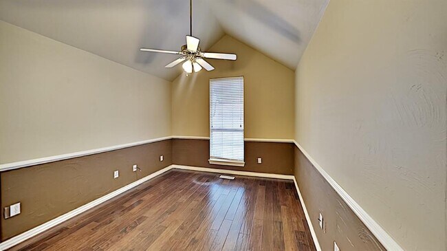 Photo - 6808 Sandlewood Dr