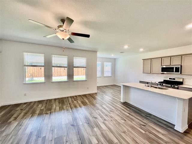 Photo - 1208 Sequoia Ln