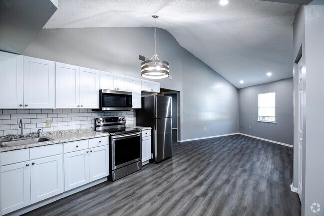 1BR, 1BA - 9665SF - 8014 Tommy Ct Tampa, FL 33619-4833