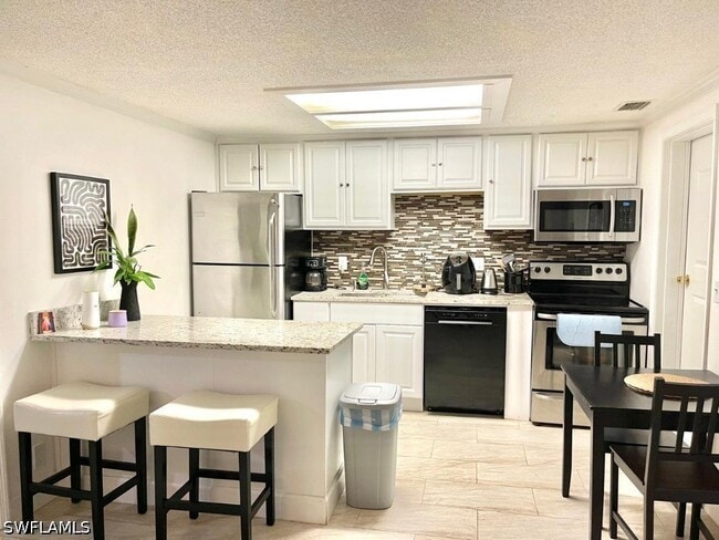 Building Photo - 5385 Treetops Dr Unit I