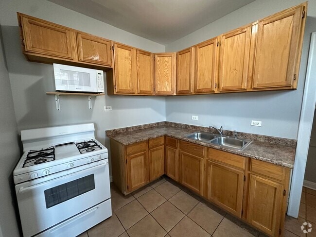 Building Photo - 2204 N Avers Ave Unit 2A Rental
