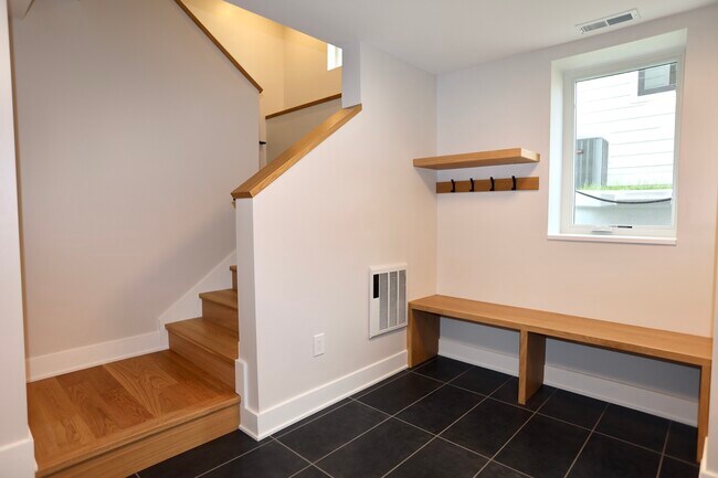 Photo - 211 Sunset Rd