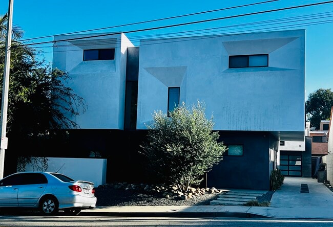 Building Photo - 4610 E 4th St