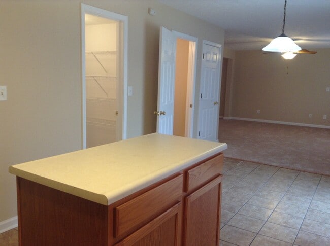 Photo - 1186 Constitution Dr