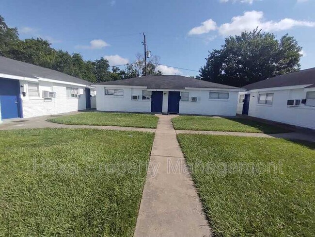 Photo - 4205 Phlox St Unidad 2 bedroom  3