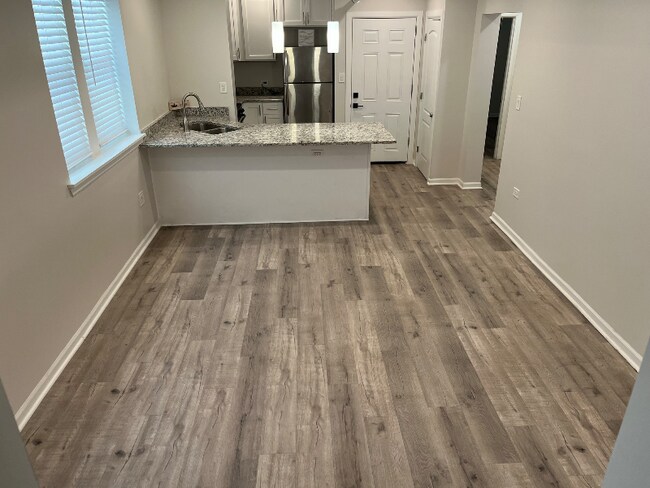 Photo - 3740 W Eastwood Ave Unidad 1