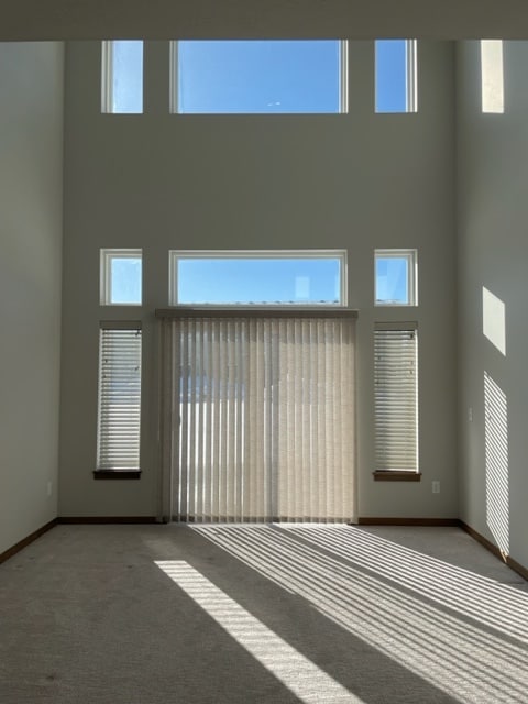 18' Ceilings in Living Room - 6142 S Alki Pl