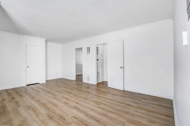 Photo - 1545 North Laurel