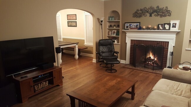 Building Photo - 6004 W Wells St Unit 6004 West Wells St