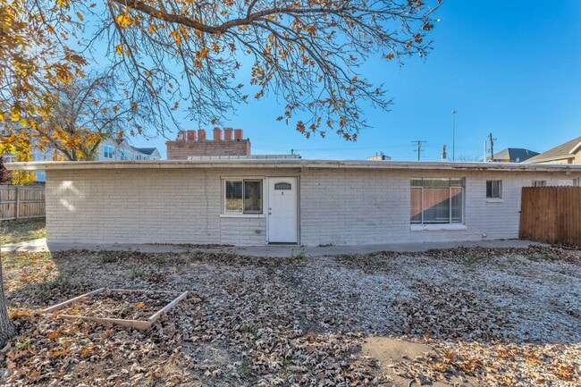 Building Photo - 13413 Minuteman Dr Unit #8