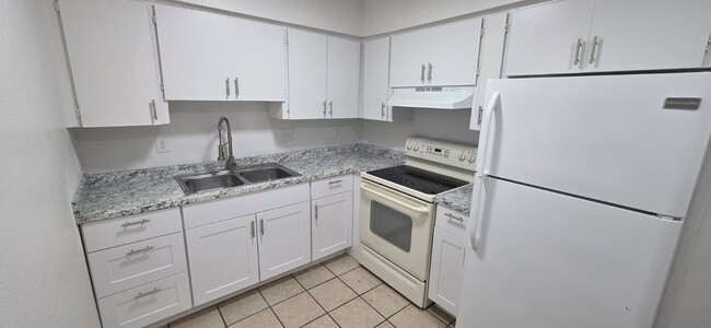 Photo - 2308 E Broadway Rd Unidad 2310 B
