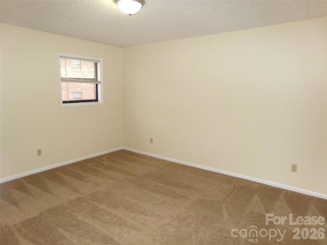 Photo - 100 Fairway St Unit 37